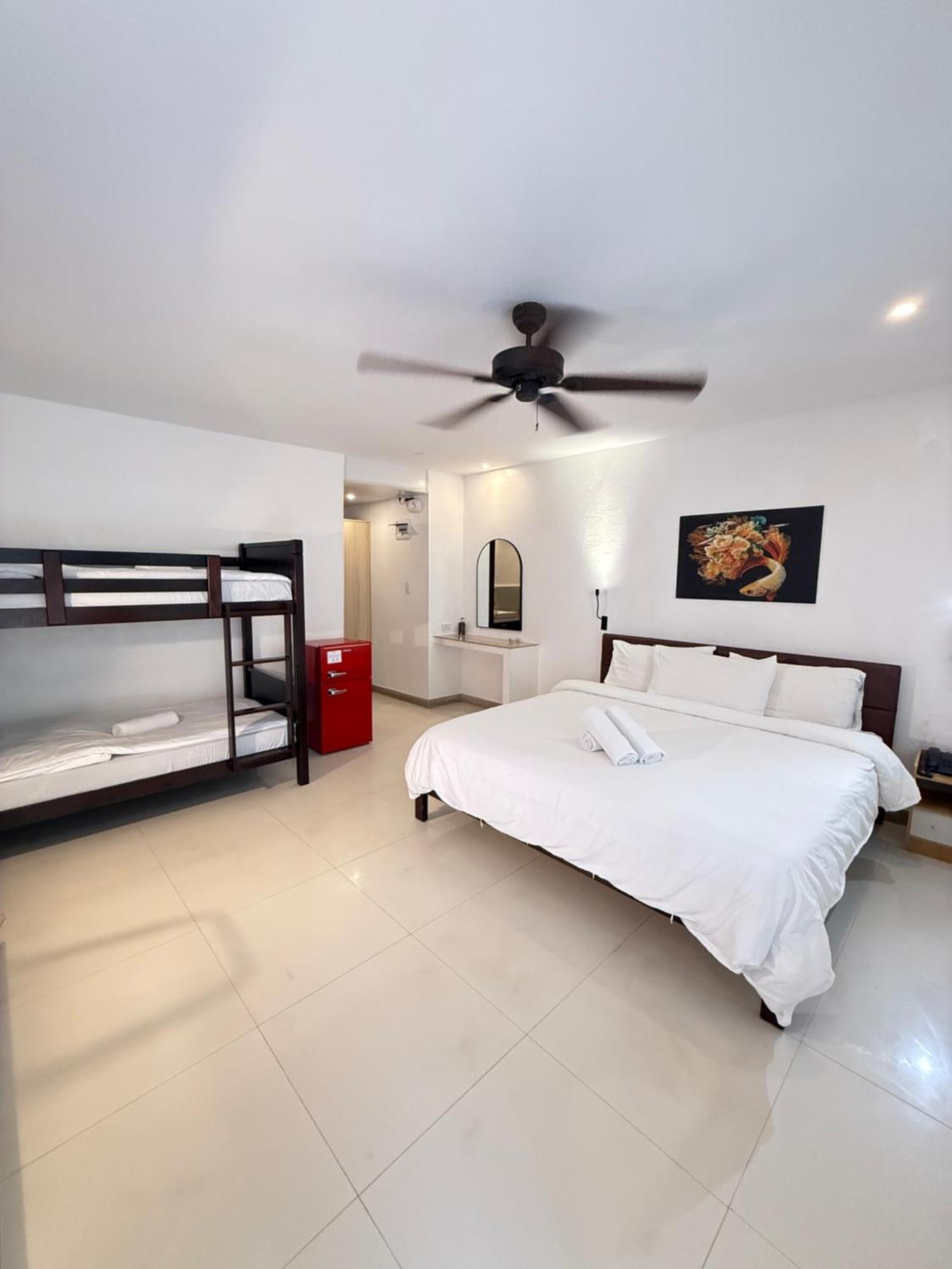 Calypso Beach And Dive Resort Manoc-Manoc Ngoại thất bức ảnh