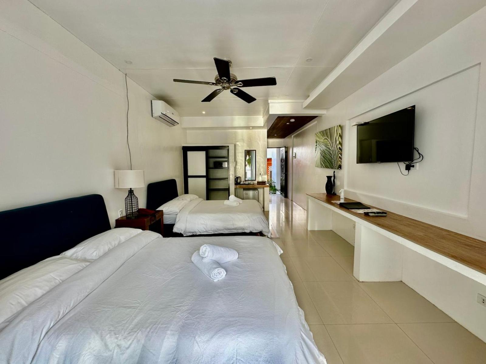 Calypso Beach And Dive Resort Manoc-Manoc Ngoại thất bức ảnh