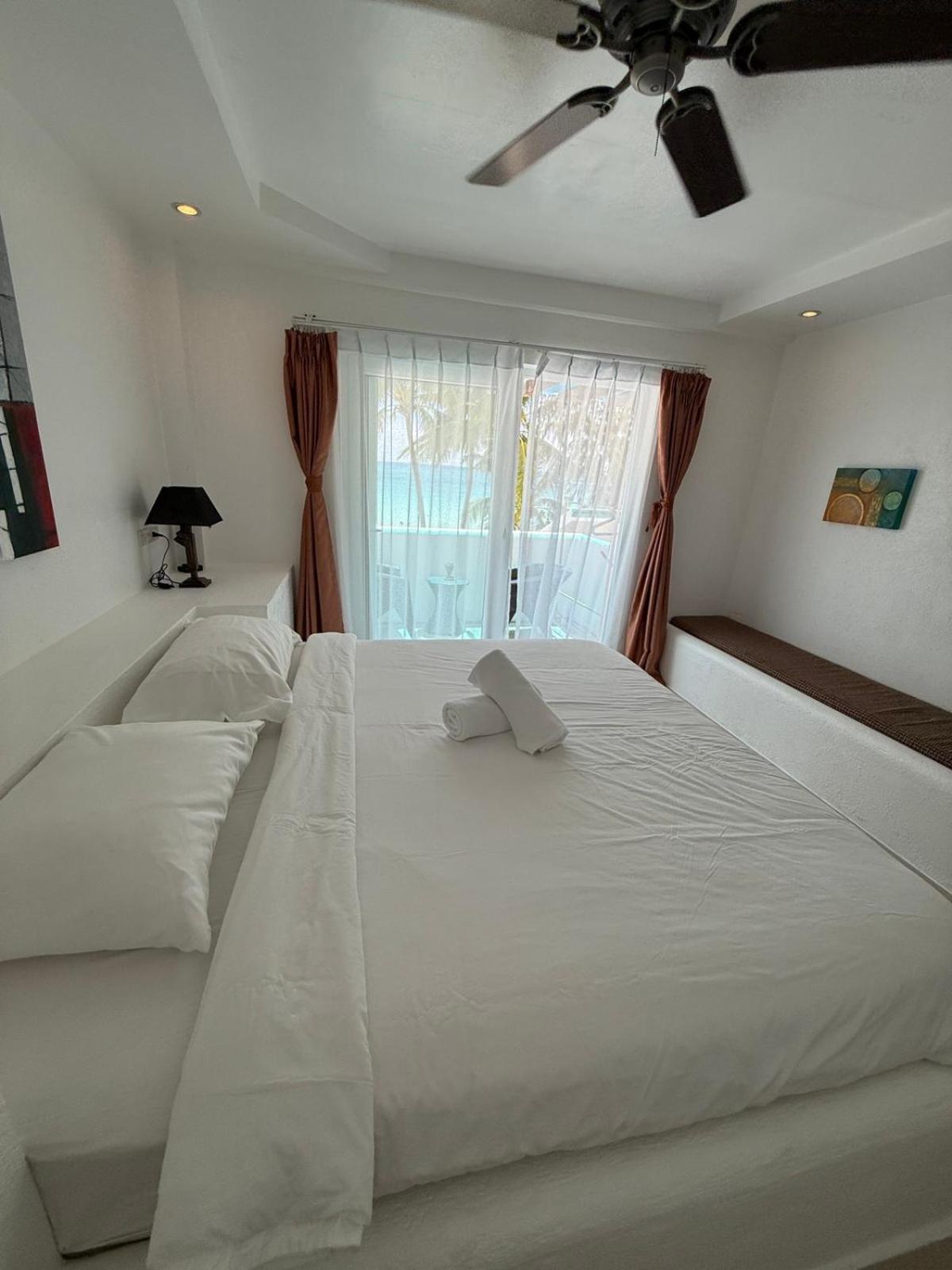 Calypso Beach And Dive Resort Manoc-Manoc Ngoại thất bức ảnh