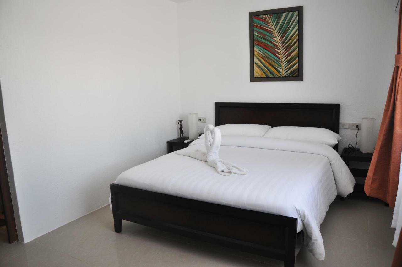 Calypso Beach And Dive Resort Manoc-Manoc Ngoại thất bức ảnh